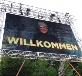 Joan Baez am Linzer Domplatz