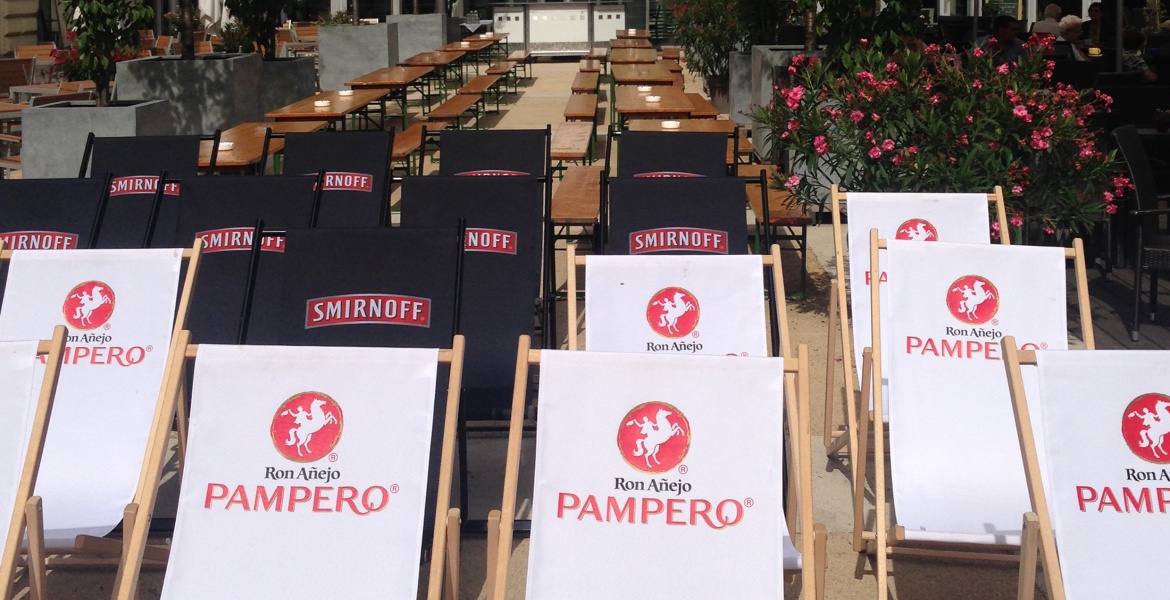 Public Viewing in der BAR|Schneiderei