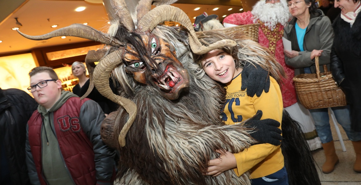 Foto: © Rahmanovic Jasmina / cityfoto Perchtenlauf, Lentia City