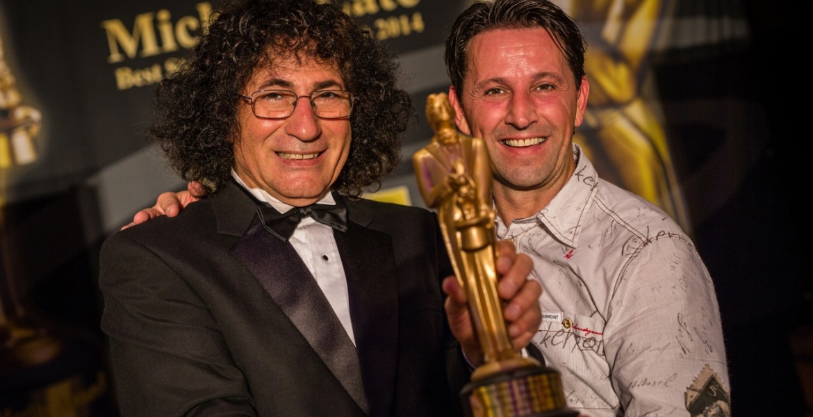 Michael Late erhält den Merlin Award in der Plus City